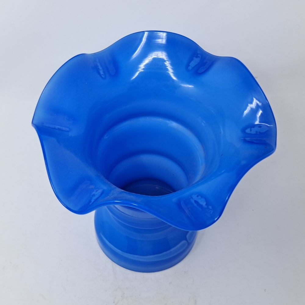 Blue Glass Vase With Ruffled Edge - Picture 2 of 4